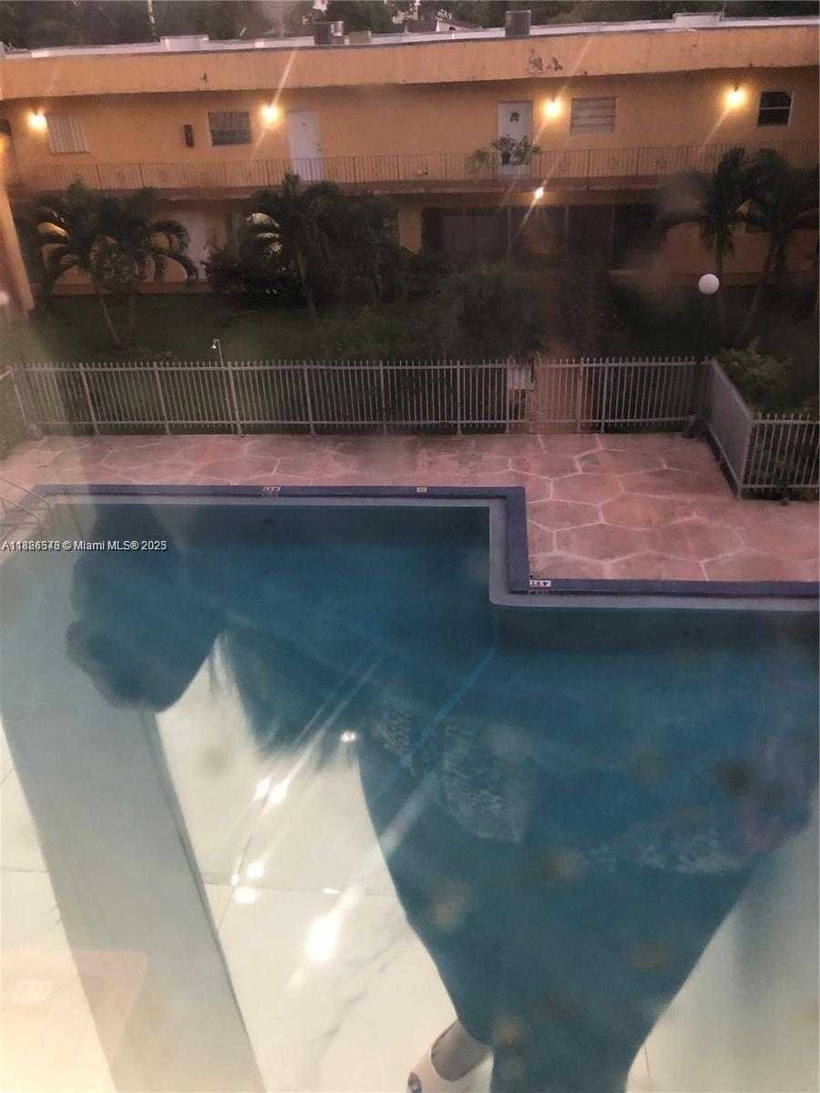 Small Image of 1555 WEST 44TH PL #334, Hialeah Number 17