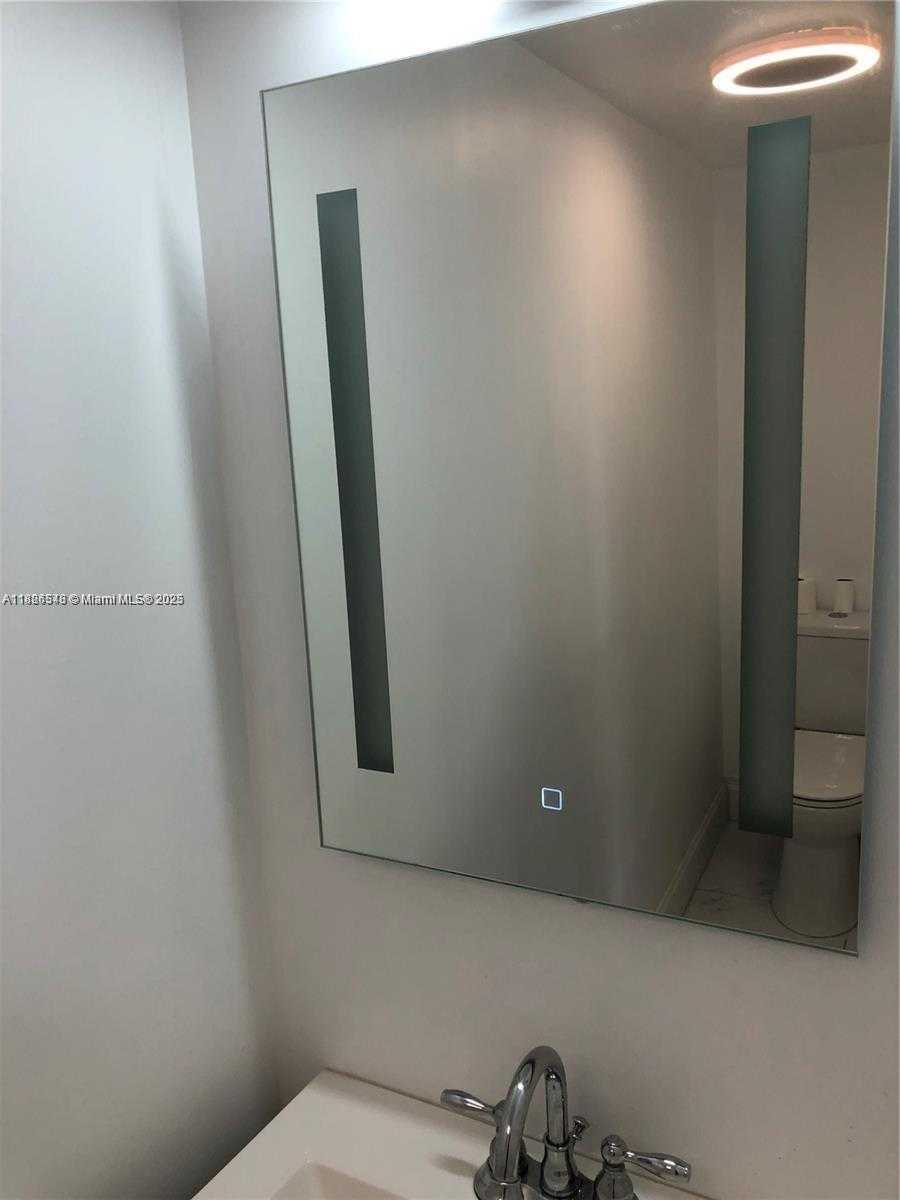 Small Image of 1555 WEST 44TH PL #334, Hialeah Number 19