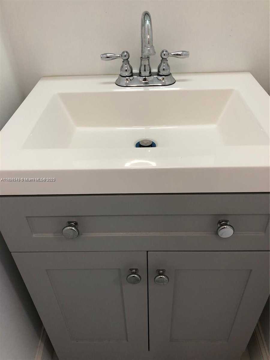 Small Image of 1555 WEST 44TH PL #334, Hialeah Number 20
