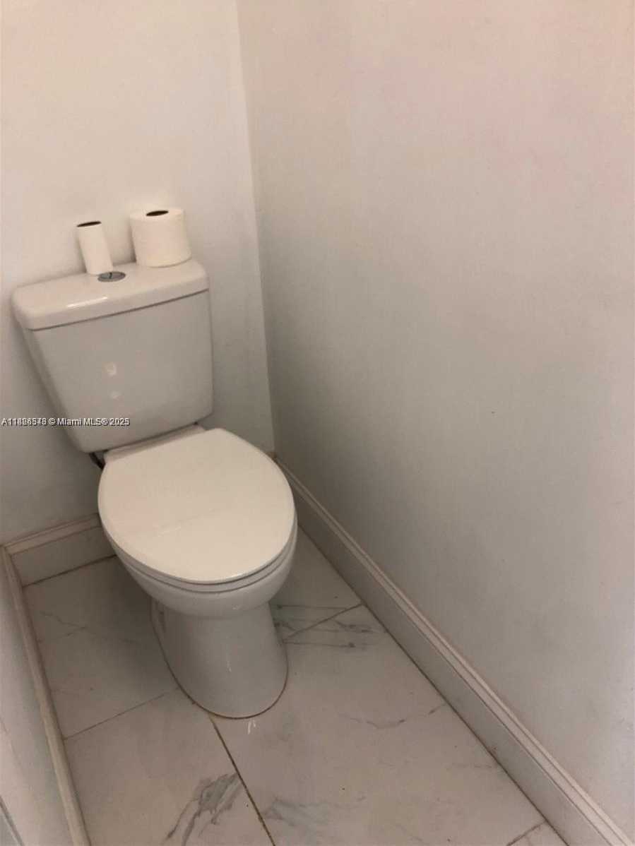 Small Image of 1555 WEST 44TH PL #334, Hialeah Number 21