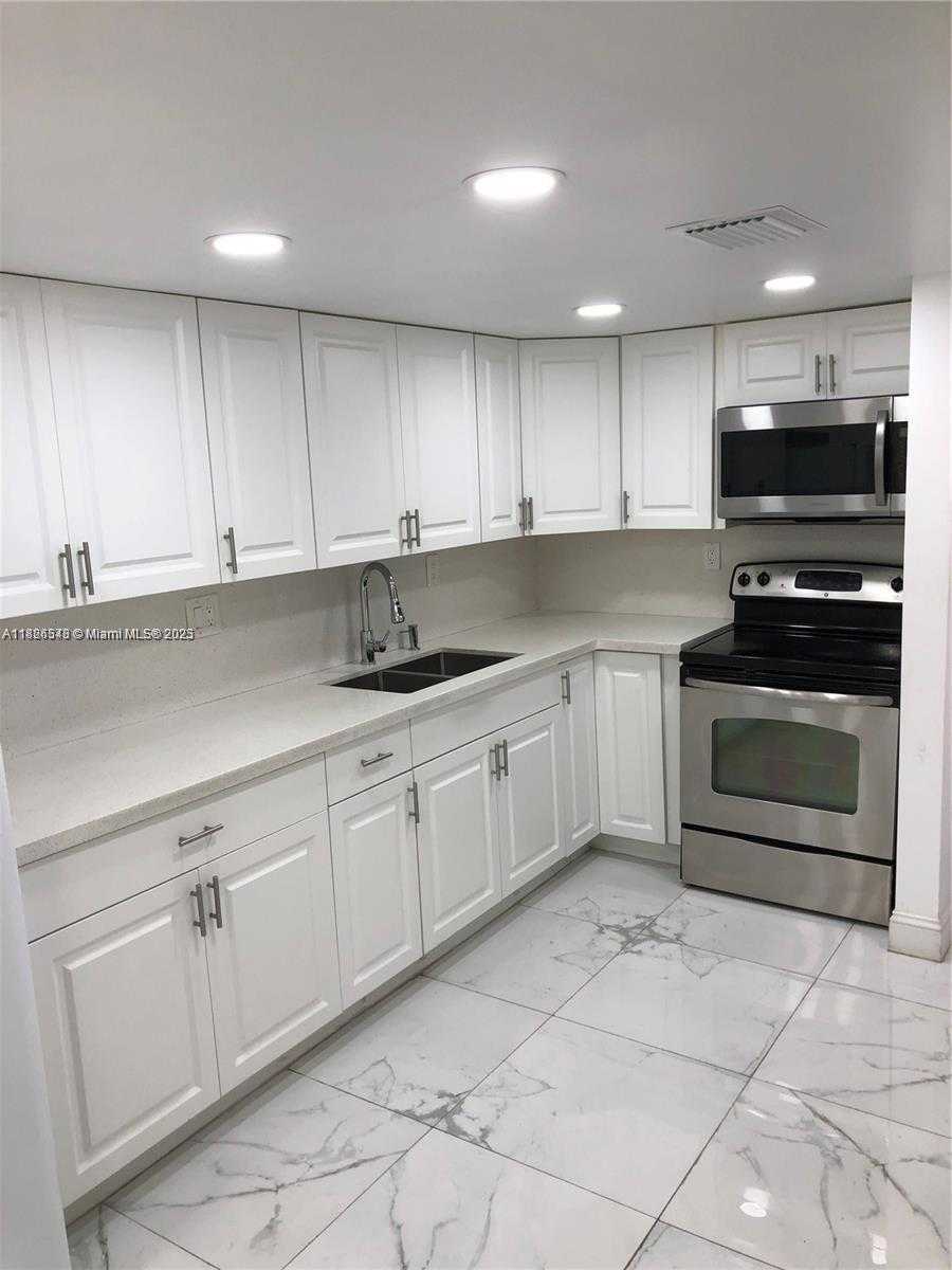 Small Image of 1555 WEST 44TH PL #334, Hialeah Number 3