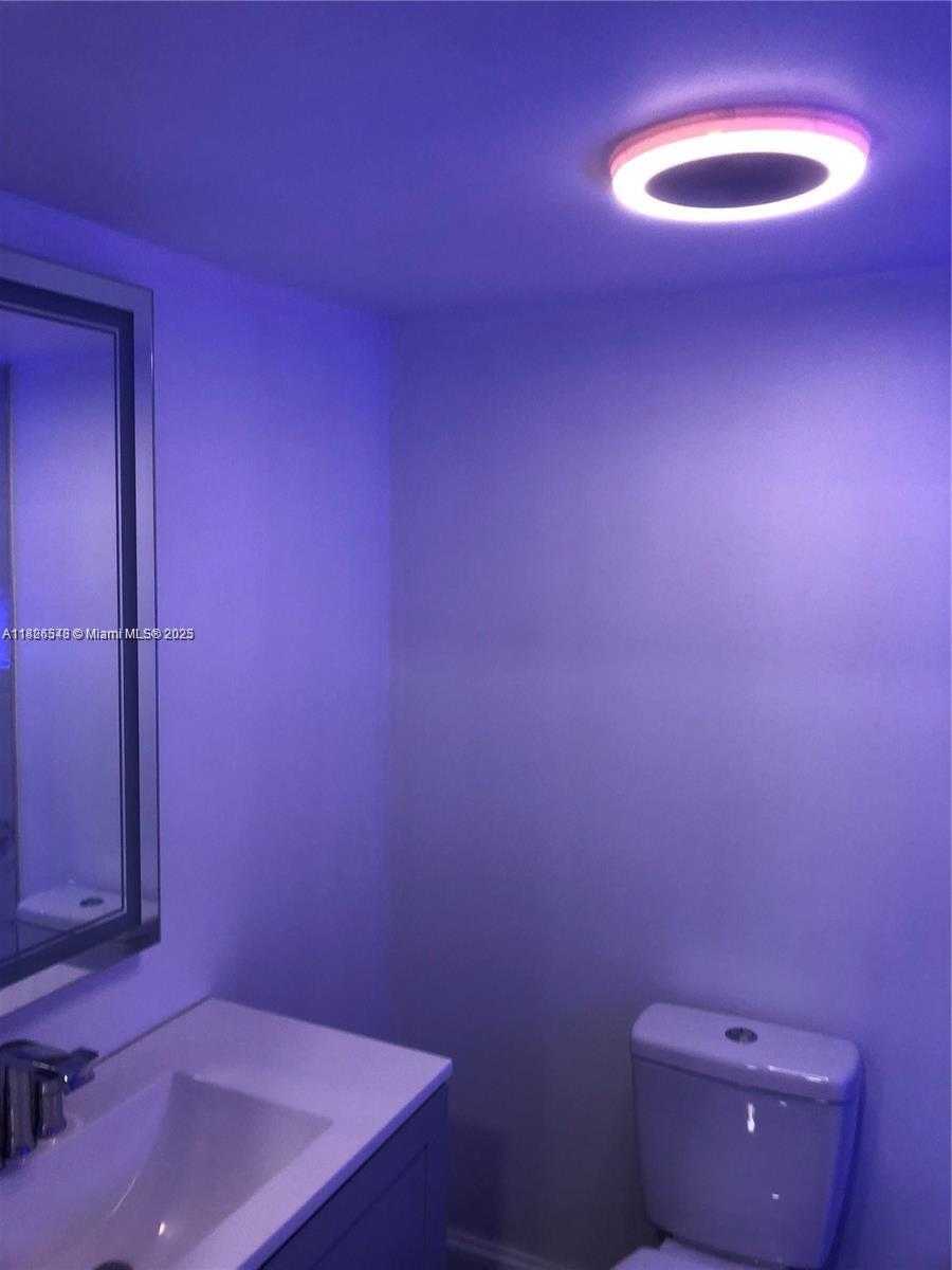 Small Image of 1555 WEST 44TH PL #334, Hialeah Number 5