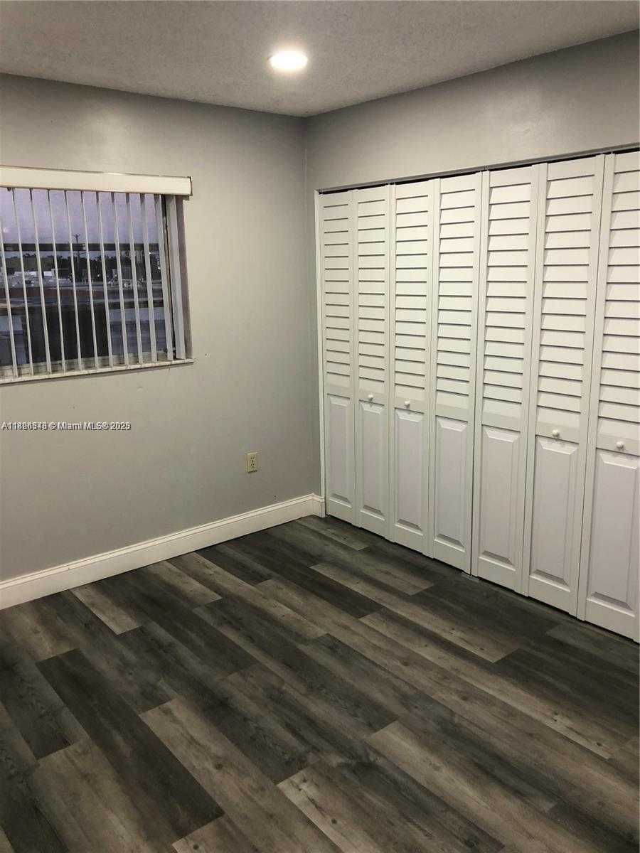 Small Image of 1555 WEST 44TH PL #334, Hialeah Number 7
