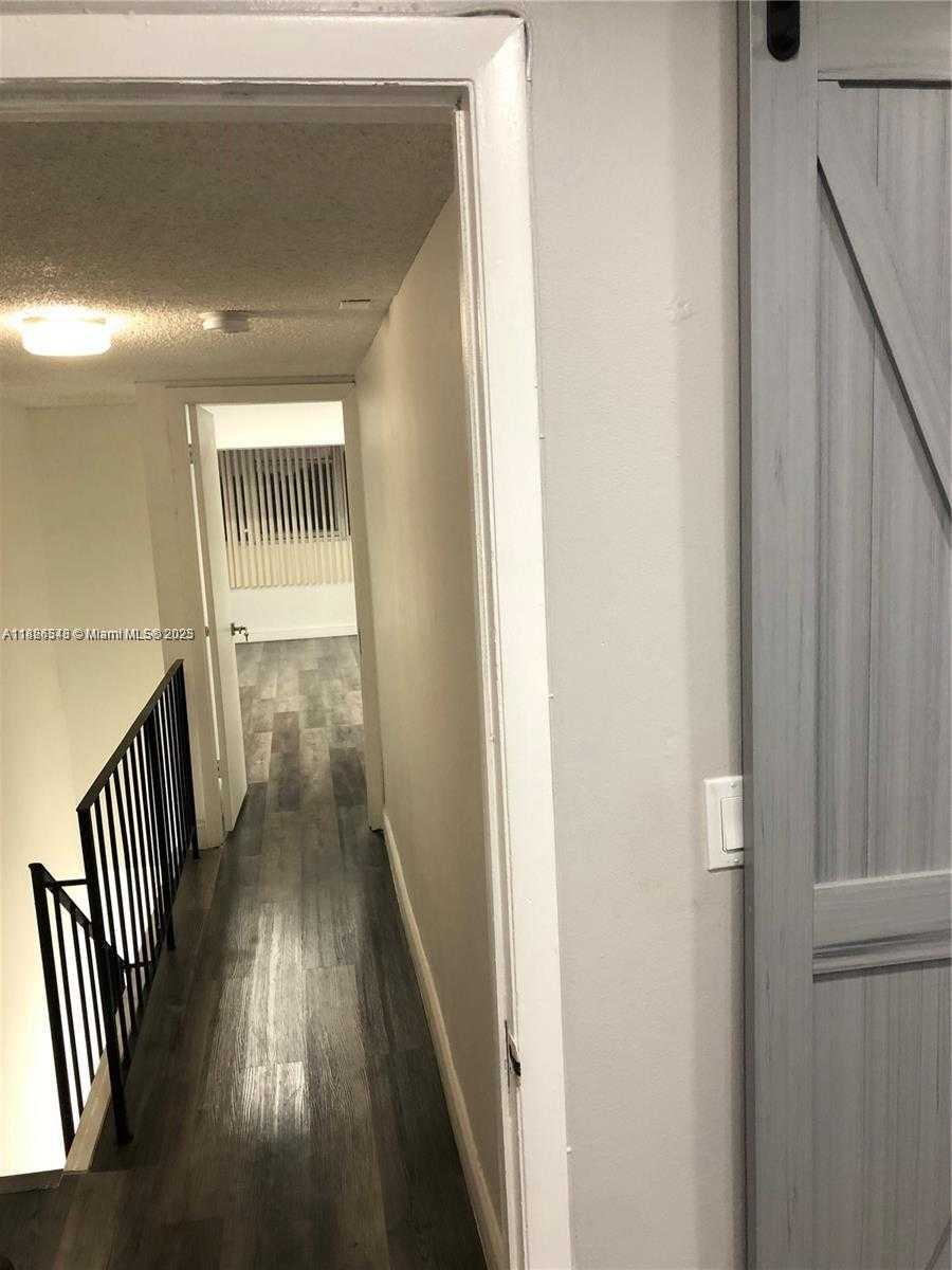 Small Image of 1555 WEST 44TH PL #334, Hialeah Number 9