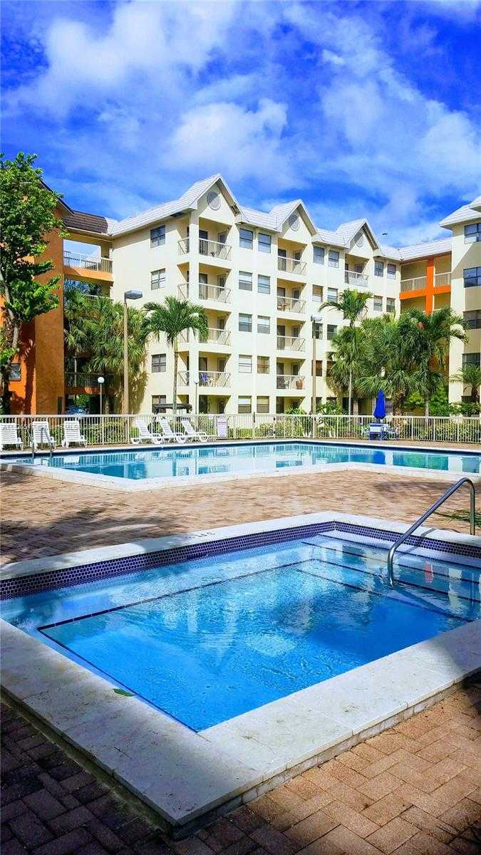 Small Image of 8100 GENEVA CT #438, Doral Number 12