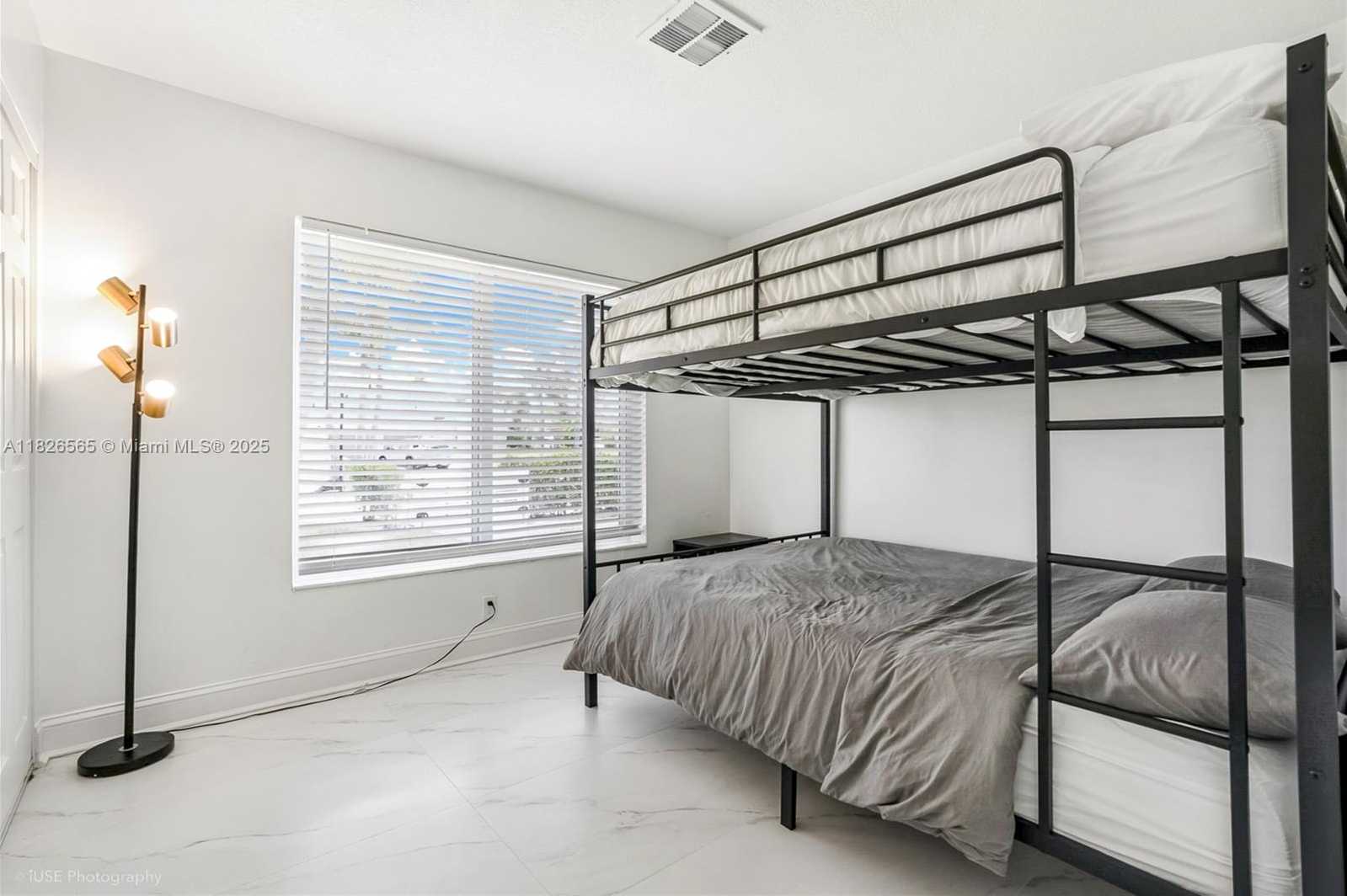 Small Image of 1633 SOUTH EAST 5TH CT, Deerfield Beach Number 13