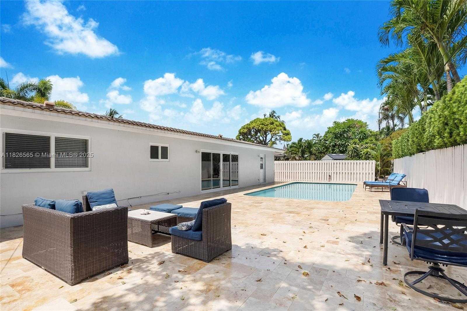 Small Image of 1633 SOUTH EAST 5TH CT, Deerfield Beach Number 15