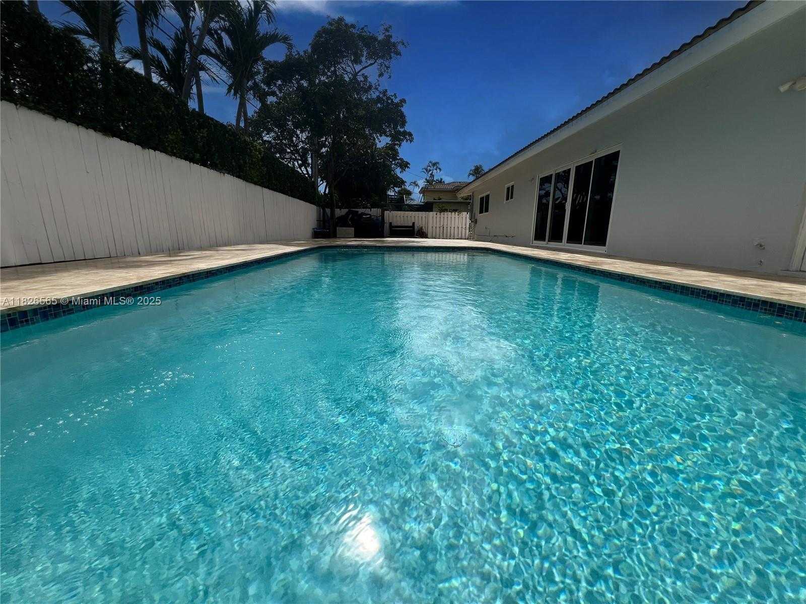 Small Image of 1633 SOUTH EAST 5TH CT, Deerfield Beach Number 18