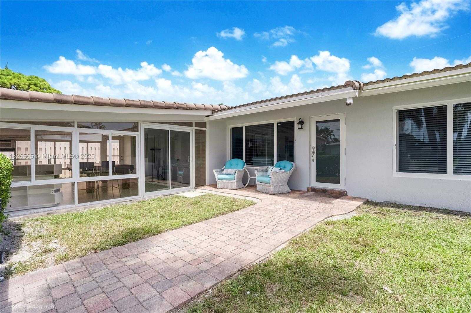 Small Image of 1633 SOUTH EAST 5TH CT, Deerfield Beach Number 21