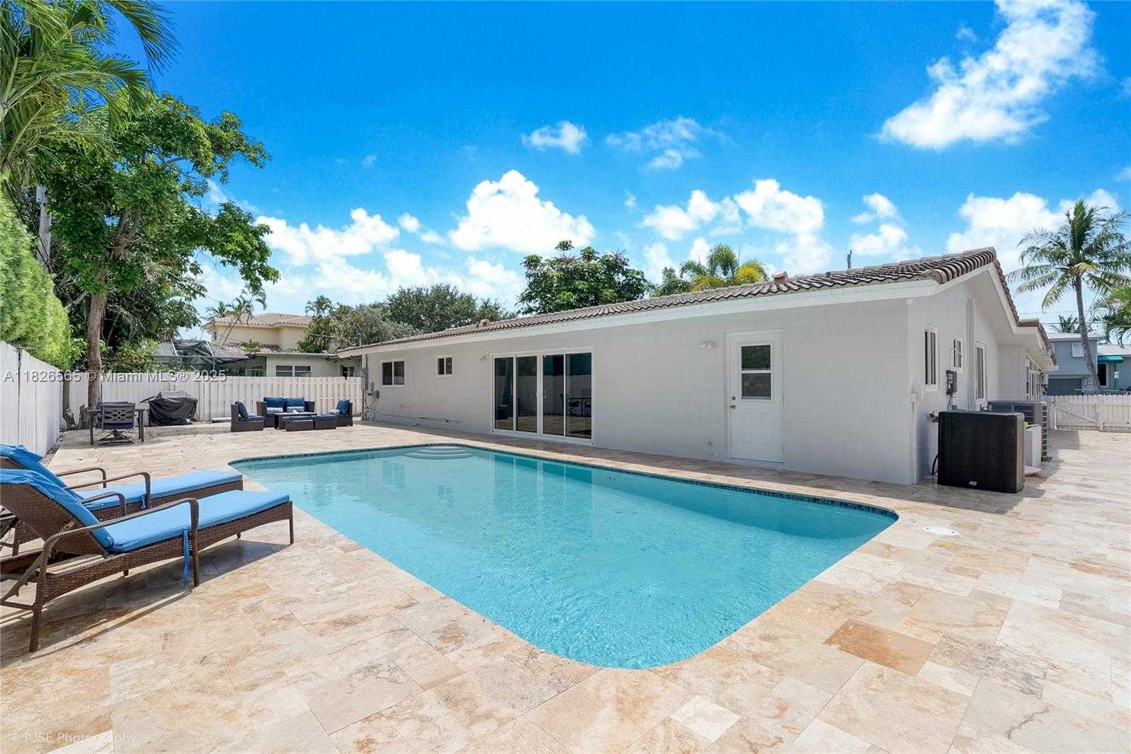 Small Image of 1633 SOUTH EAST 5TH CT, Deerfield Beach Number 3