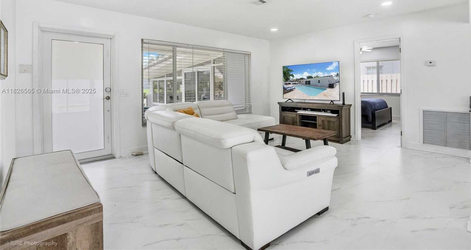 Small Image of 1633 SOUTH EAST 5TH CT, Deerfield Beach Number 4