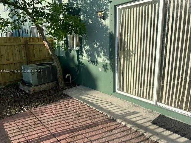 Imagen de Pequeño Objeto