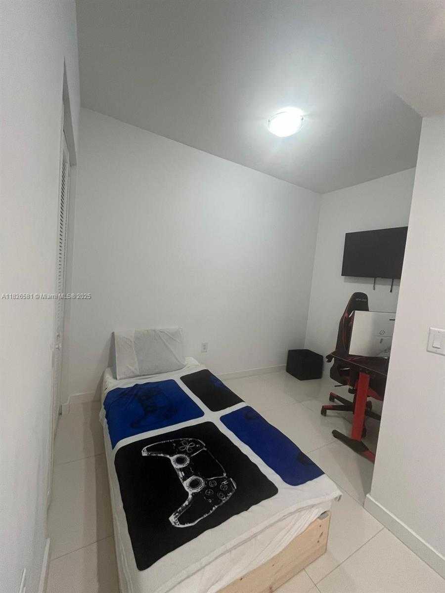 Imagen de Pequeño Objeto