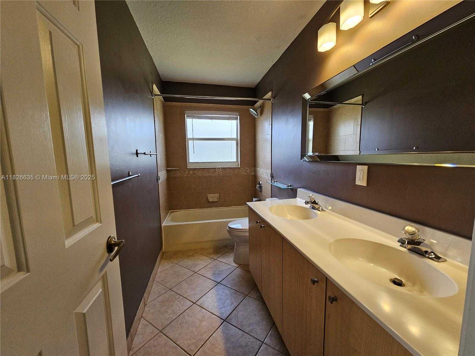 Small Image of 743 SOUTH WEST 190TH AVE #743, Pembroke Pines Number 16