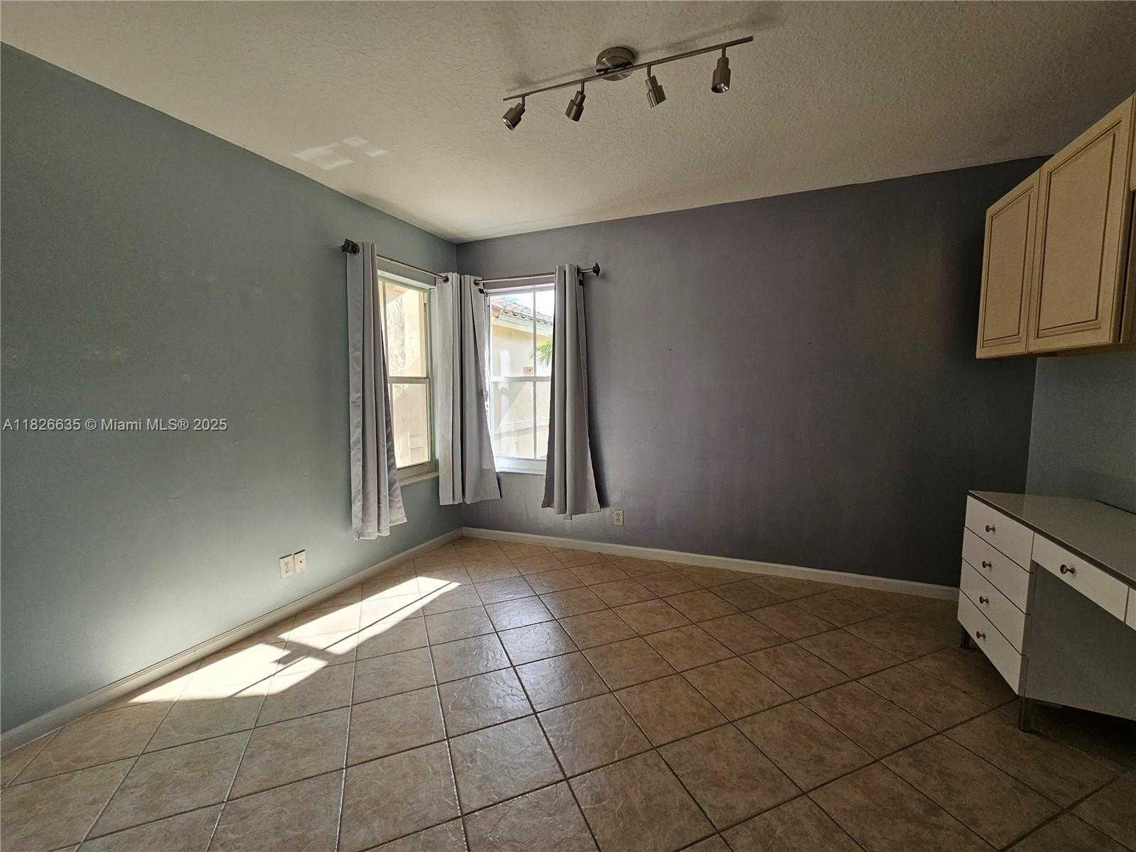 Small Image of 743 SOUTH WEST 190TH AVE #743, Pembroke Pines Number 19