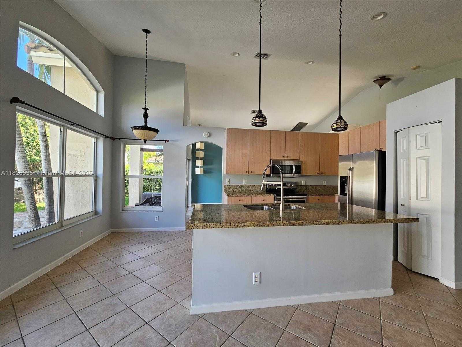 Small Image of 743 SOUTH WEST 190TH AVE #743, Pembroke Pines Number 6