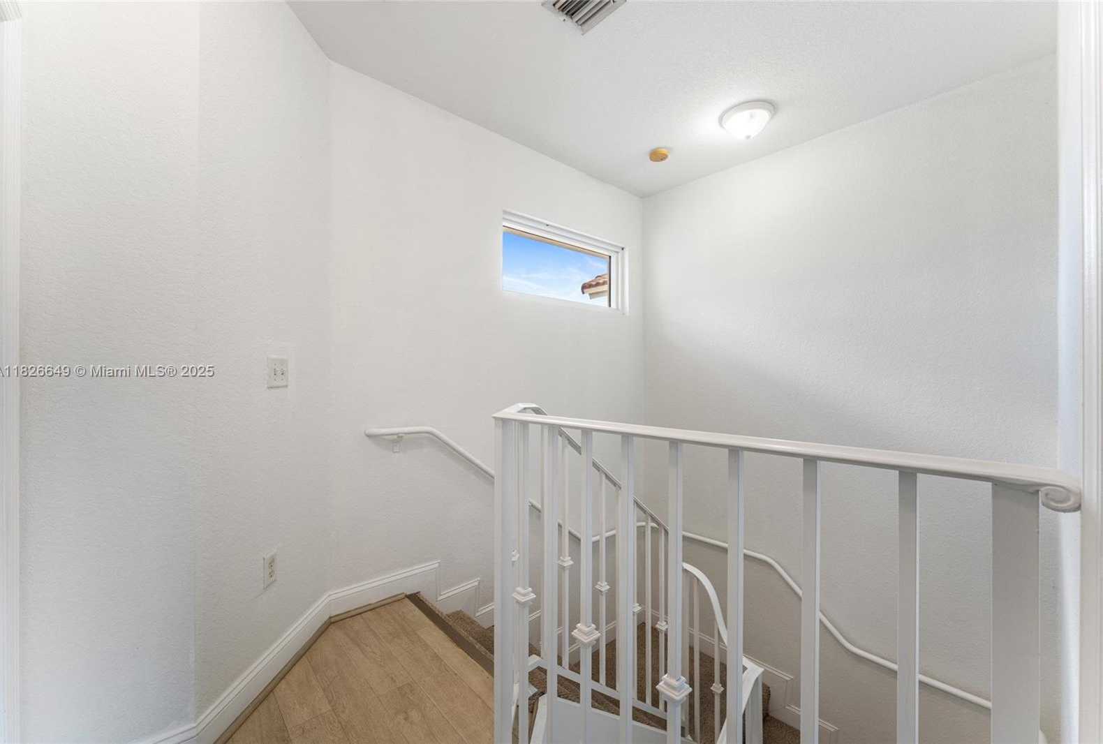 Small Image of 18032 NORTH WEST 74TH CT #18302, Hialeah Number 11