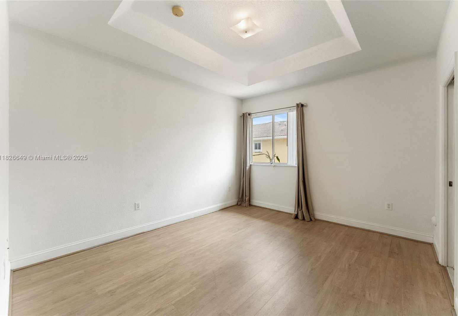 Small Image of 18032 NORTH WEST 74TH CT #18302, Hialeah Number 12