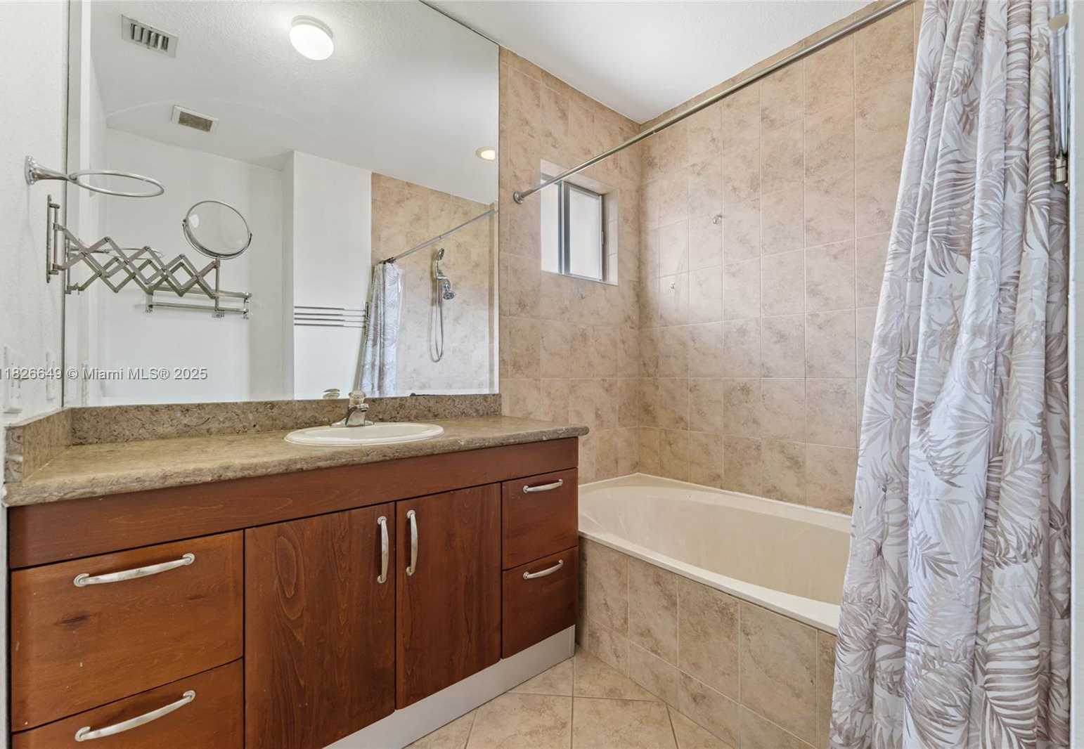 Small Image of 18032 NORTH WEST 74TH CT #18302, Hialeah Number 14
