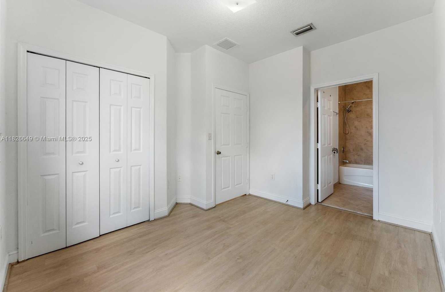 Small Image of 18032 NORTH WEST 74TH CT #18302, Hialeah Number 16