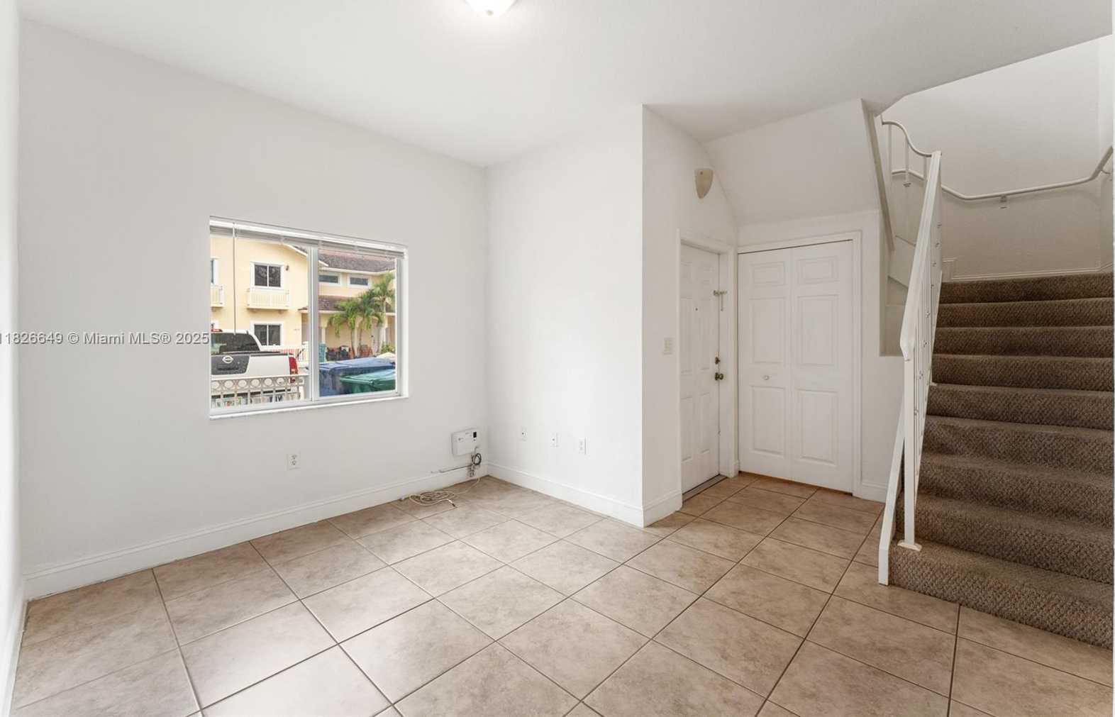 Small Image of 18032 NORTH WEST 74TH CT #18302, Hialeah Number 3