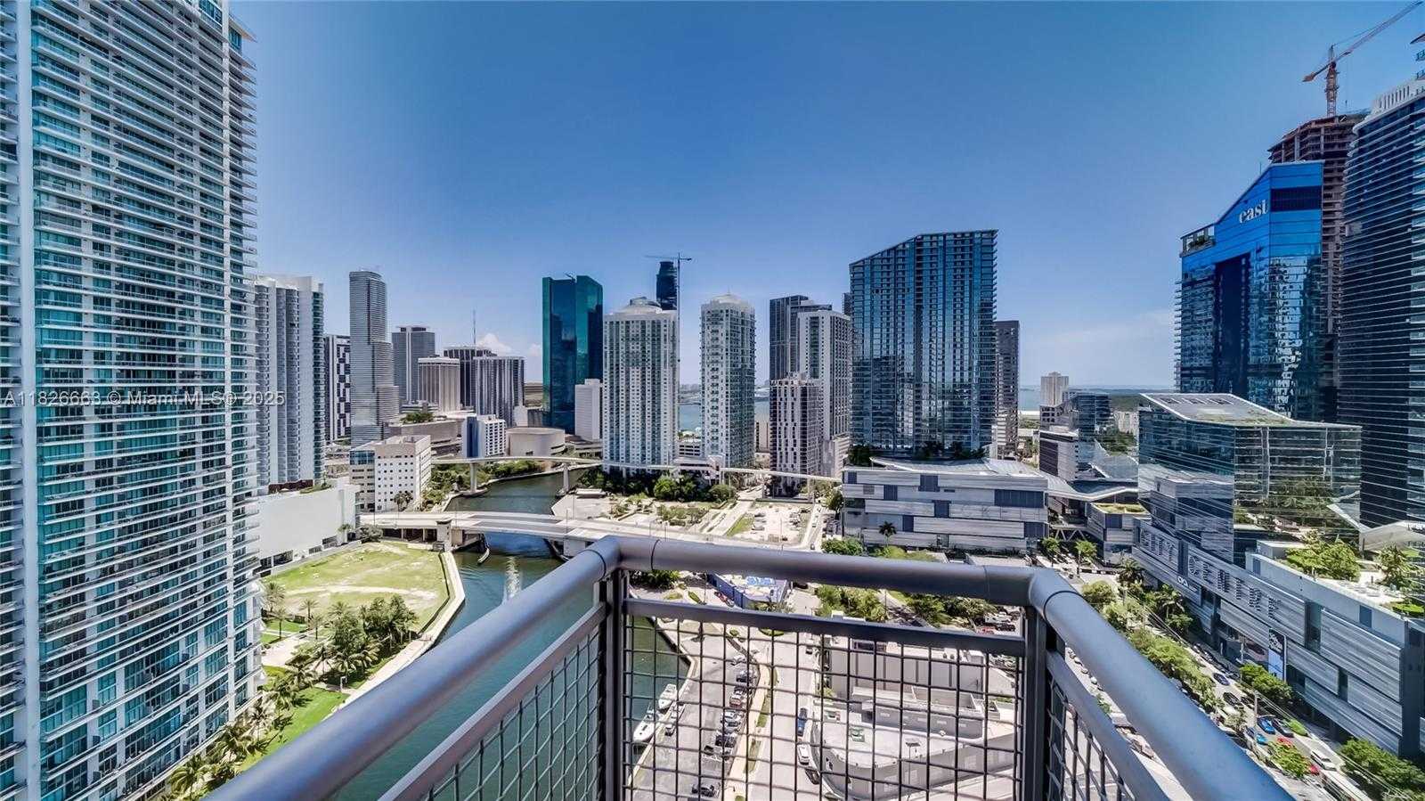 Small Image of 690 SOUTH WEST 1ST CT #2704, Miami Number 22