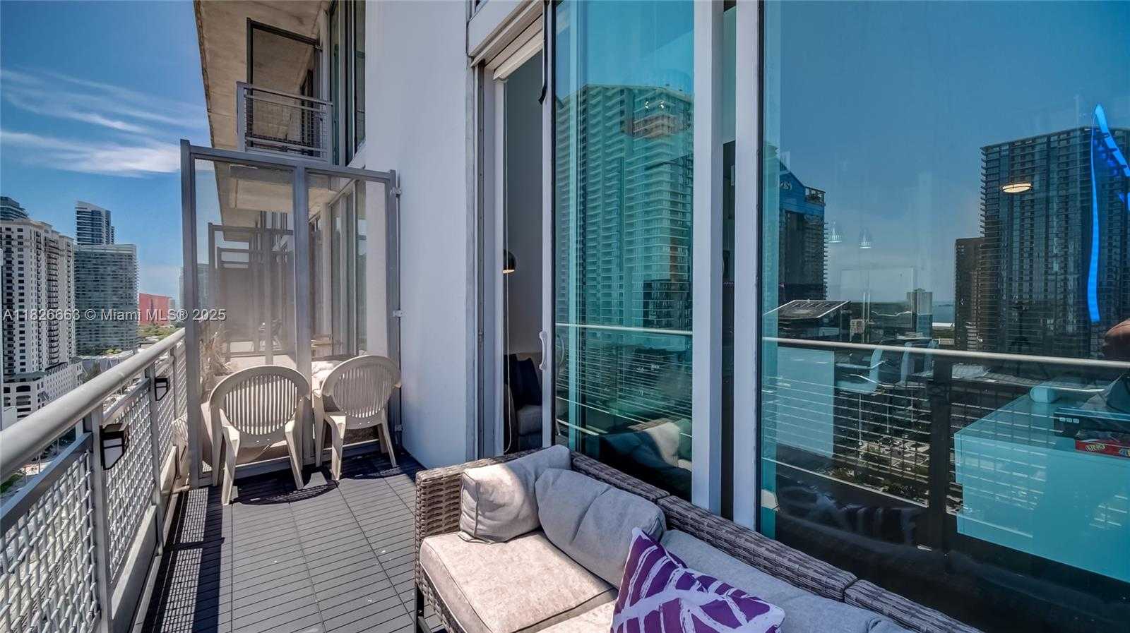 Small Image of 690 SOUTH WEST 1ST CT #2704, Miami Number 24