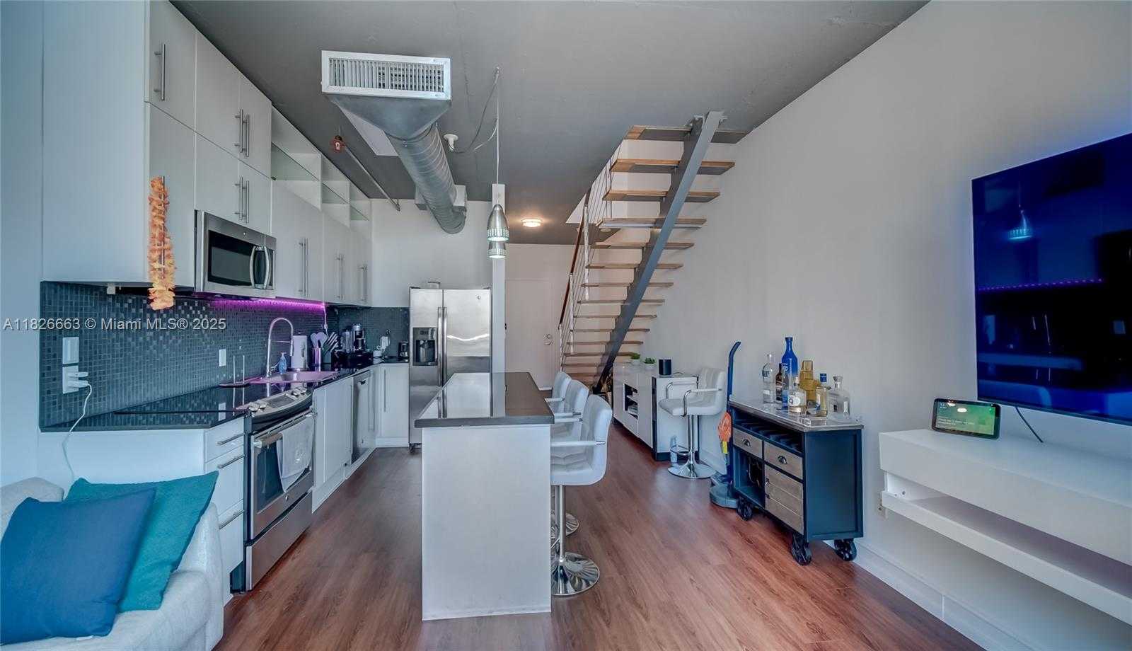 Small Image of 690 SOUTH WEST 1ST CT #2704, Miami Number 3