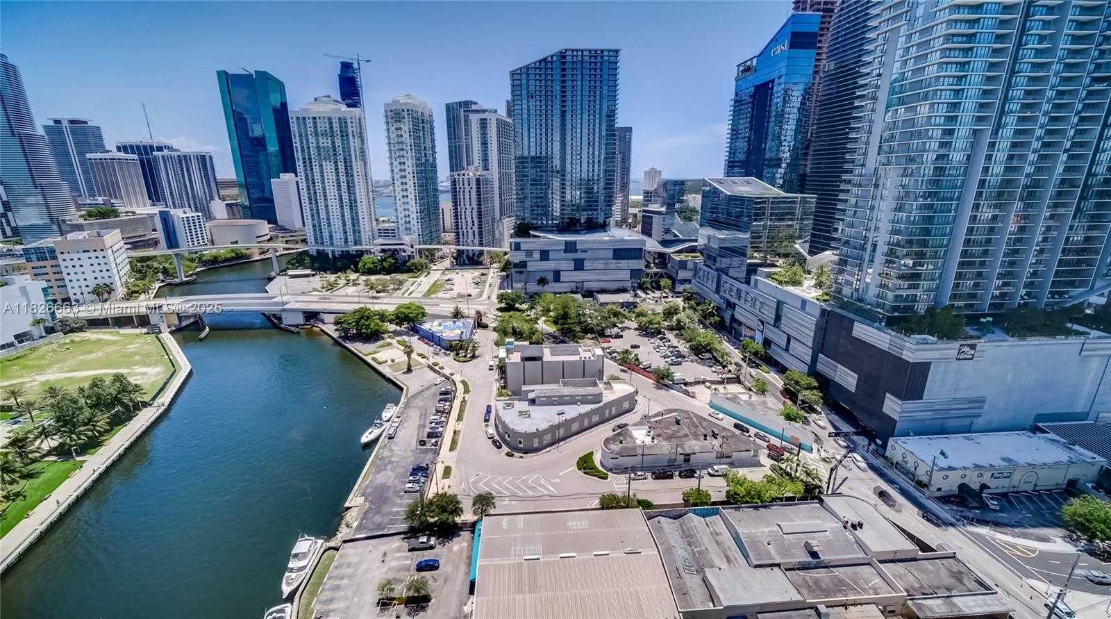 Small Image of 690 SOUTH WEST 1ST CT #2704, Miami Number 30