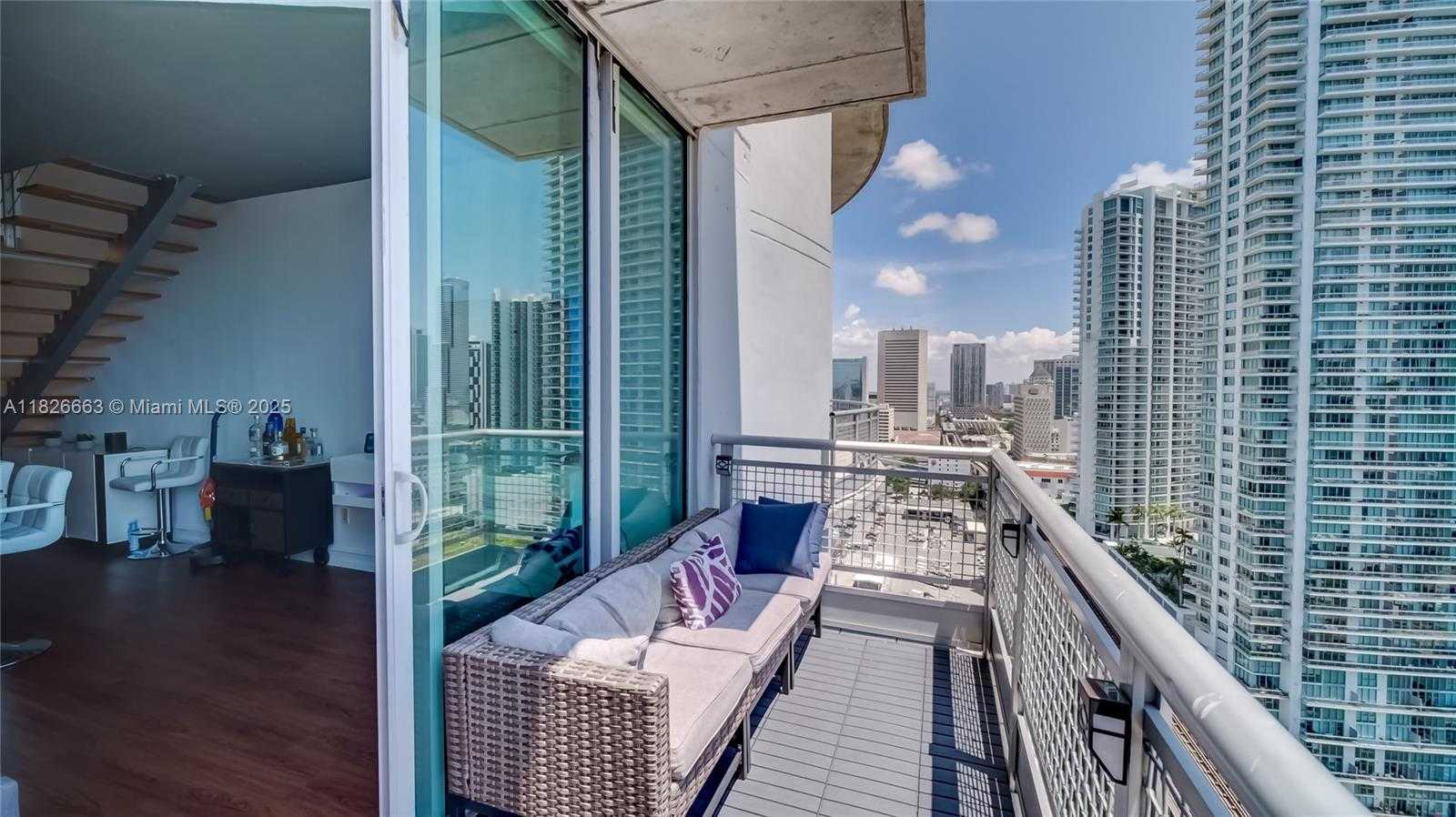 Small Image of 690 SOUTH WEST 1ST CT #2704, Miami Number 31