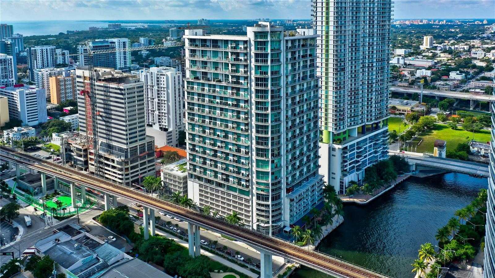 Small Image of 690 SOUTH WEST 1ST CT #2704, Miami Number 32