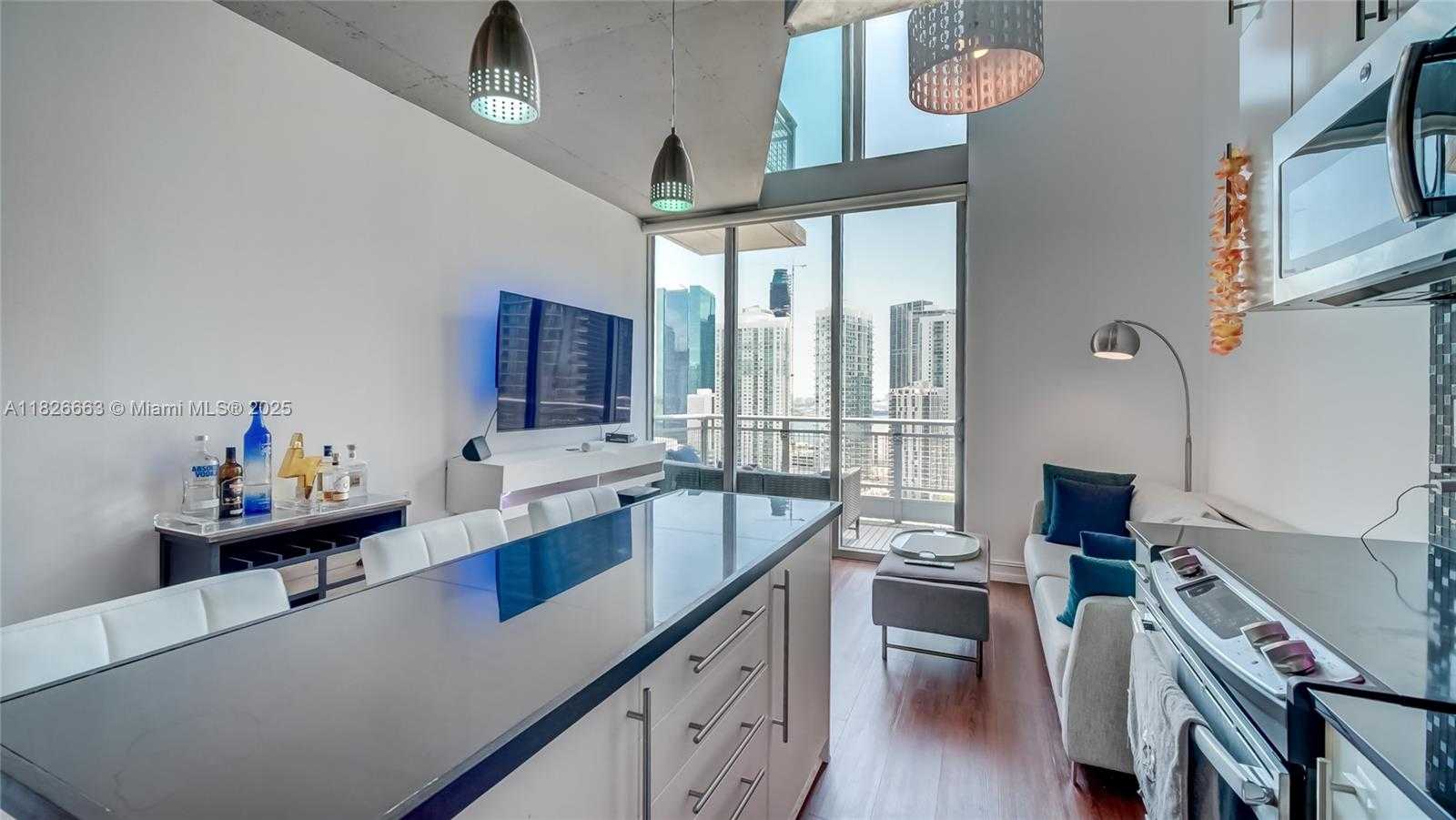 Small Image of 690 SOUTH WEST 1ST CT #2704, Miami Number 4