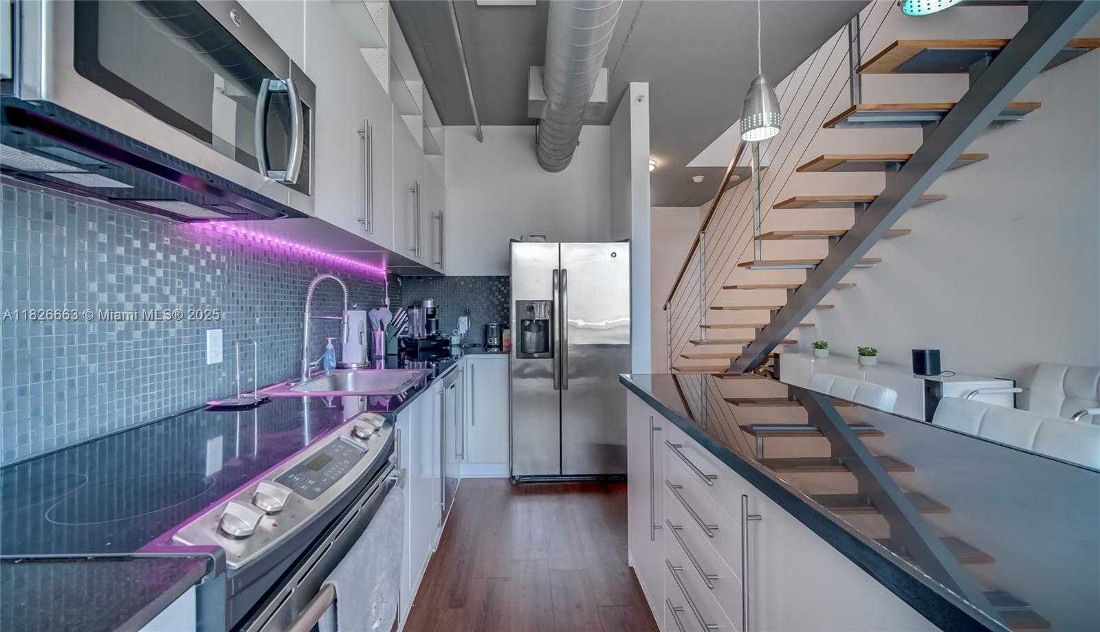Small Image of 690 SOUTH WEST 1ST CT #2704, Miami Number 5