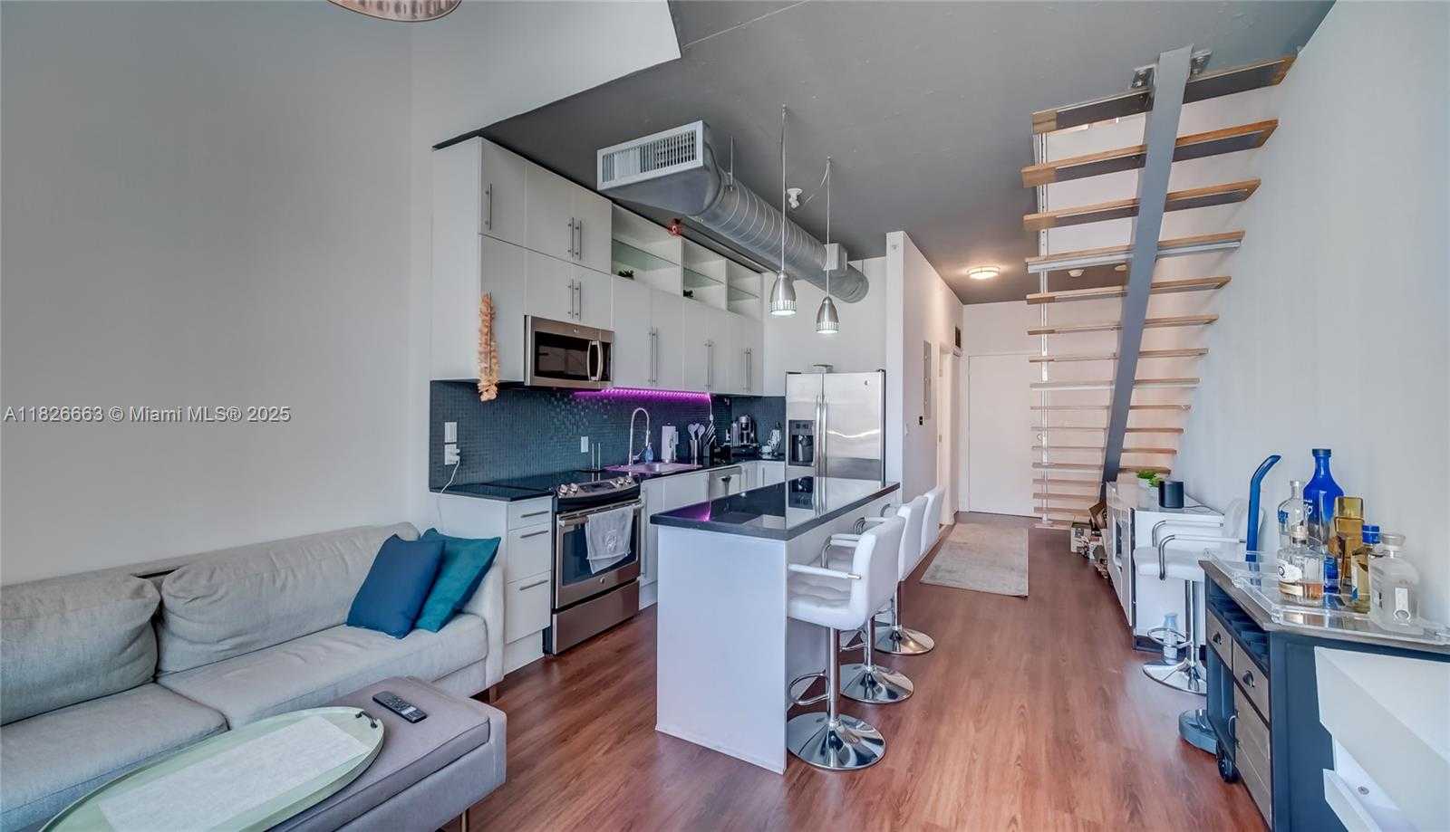 Small Image of 690 SOUTH WEST 1ST CT #2704, Miami Number 6