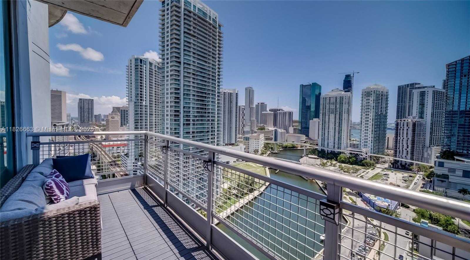 Small Image of 690 SOUTH WEST 1ST CT #2704, Miami Number 8