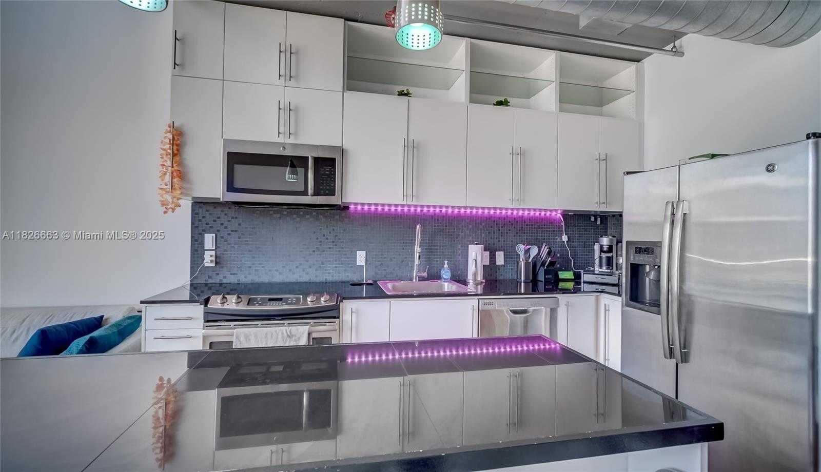 Small Image of 690 SOUTH WEST 1ST CT #2704, Miami Number 9