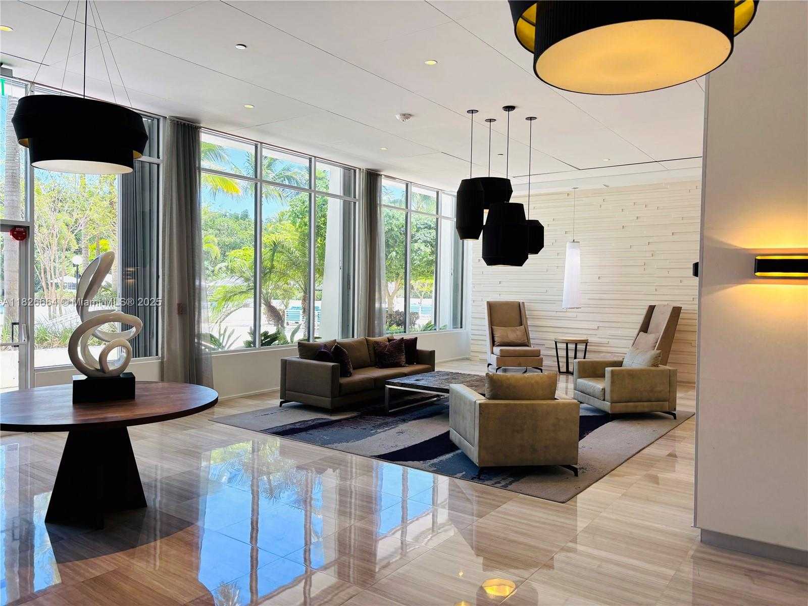 Small Image of 100 BAYVIEW DR #530, Sunny Isles Beach Number 10