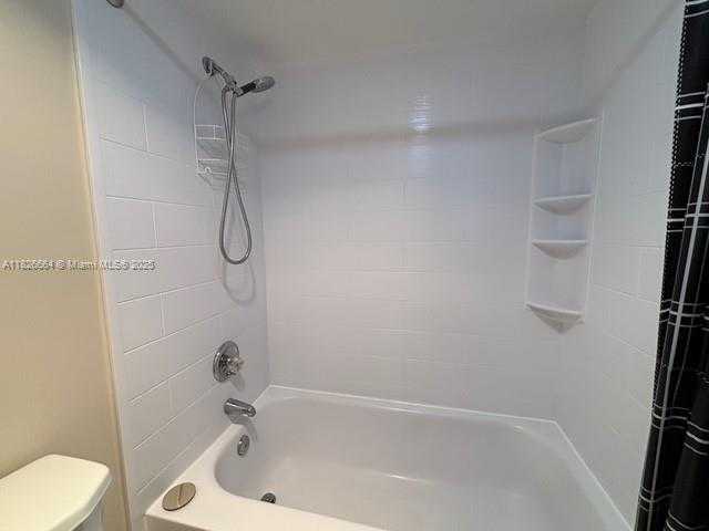 Small Image of 100 BAYVIEW DR #530, Sunny Isles Beach Number 19