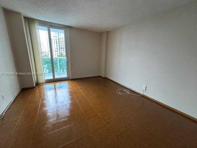 Small Image of 100 BAYVIEW DR #530, Sunny Isles Beach Number 21