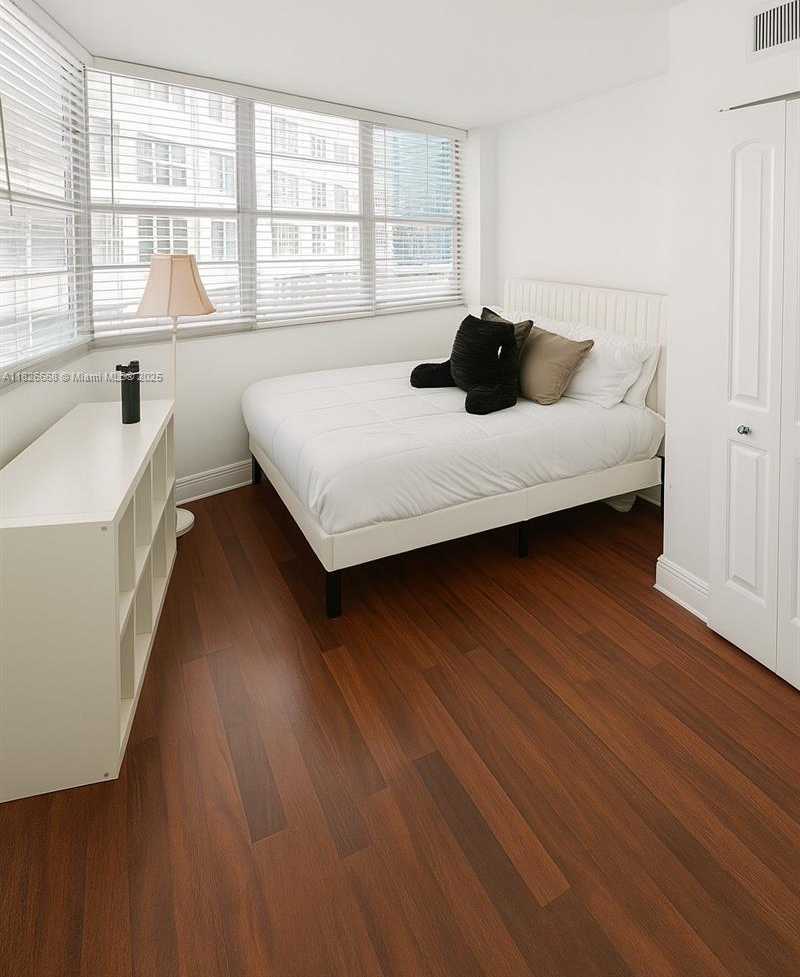 Small Image of 905 BRICKELL BAY DR #1022, Miami Number 19