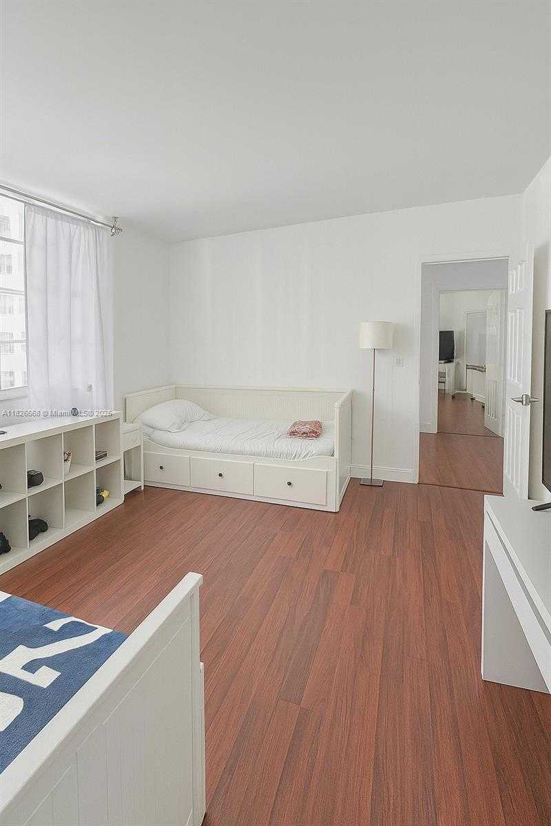 Small Image of 905 BRICKELL BAY DR #1022, Miami Number 2