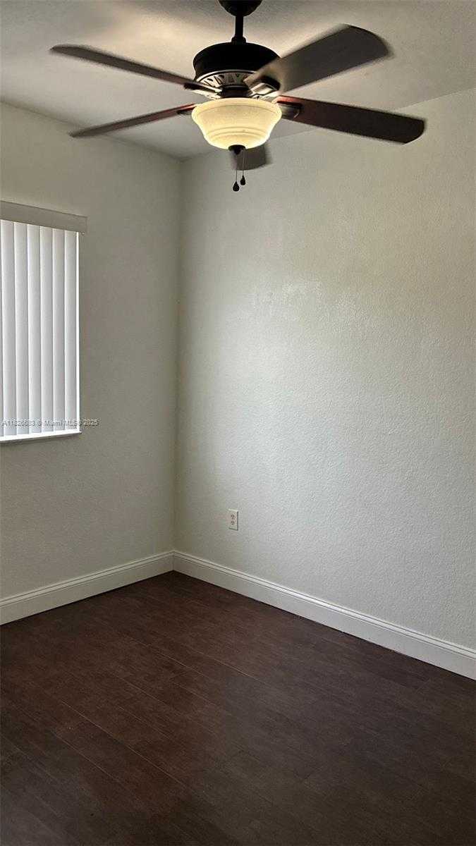 Small Image of 17920 NORTH WEST 74TH CT #17920, Hialeah Number 12