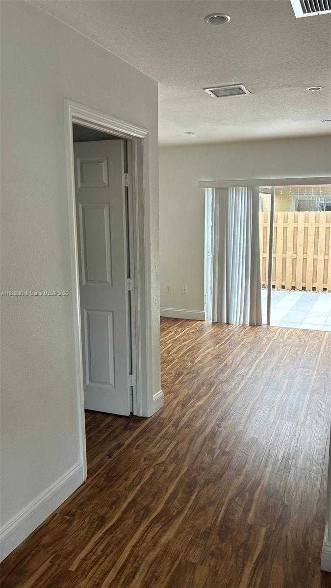 Small Image of 17920 NORTH WEST 74TH CT #17920, Hialeah Number 3