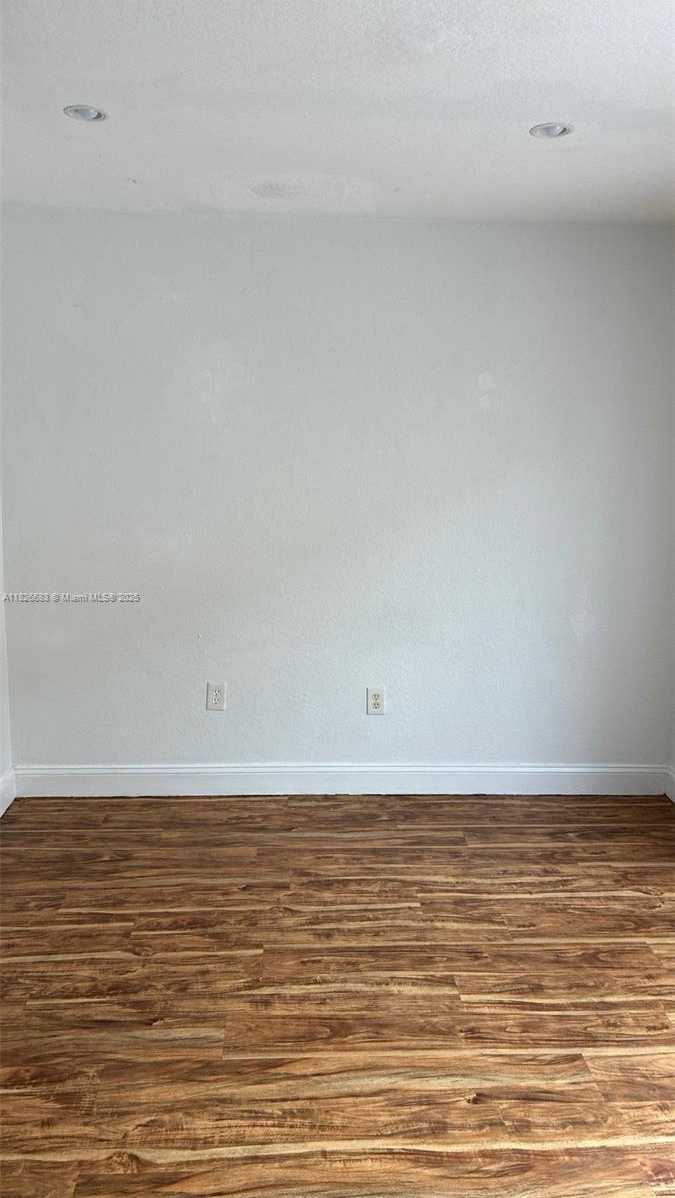 Small Image of 17920 NORTH WEST 74TH CT #17920, Hialeah Number 5