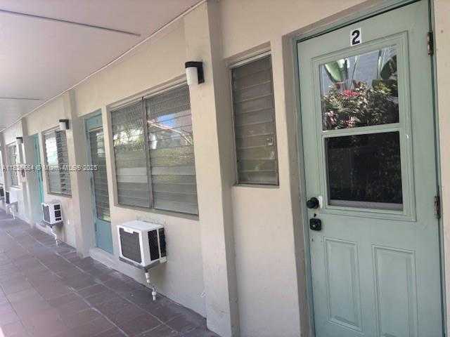 Small Image of 921 MERIDIAN AVE #2, Miami Beach Number 2