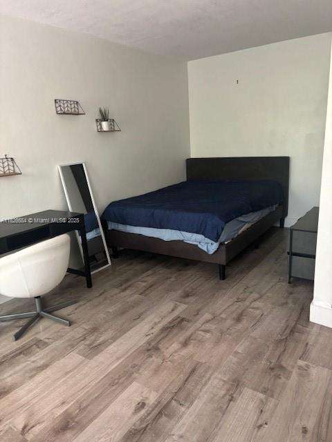 Small Image of 921 MERIDIAN AVE #2, Miami Beach Number 3