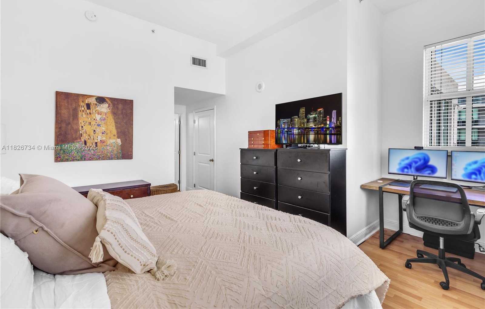 Small Image of 1250 SOUTH MIAMI AVE #2401, Miami Number 15