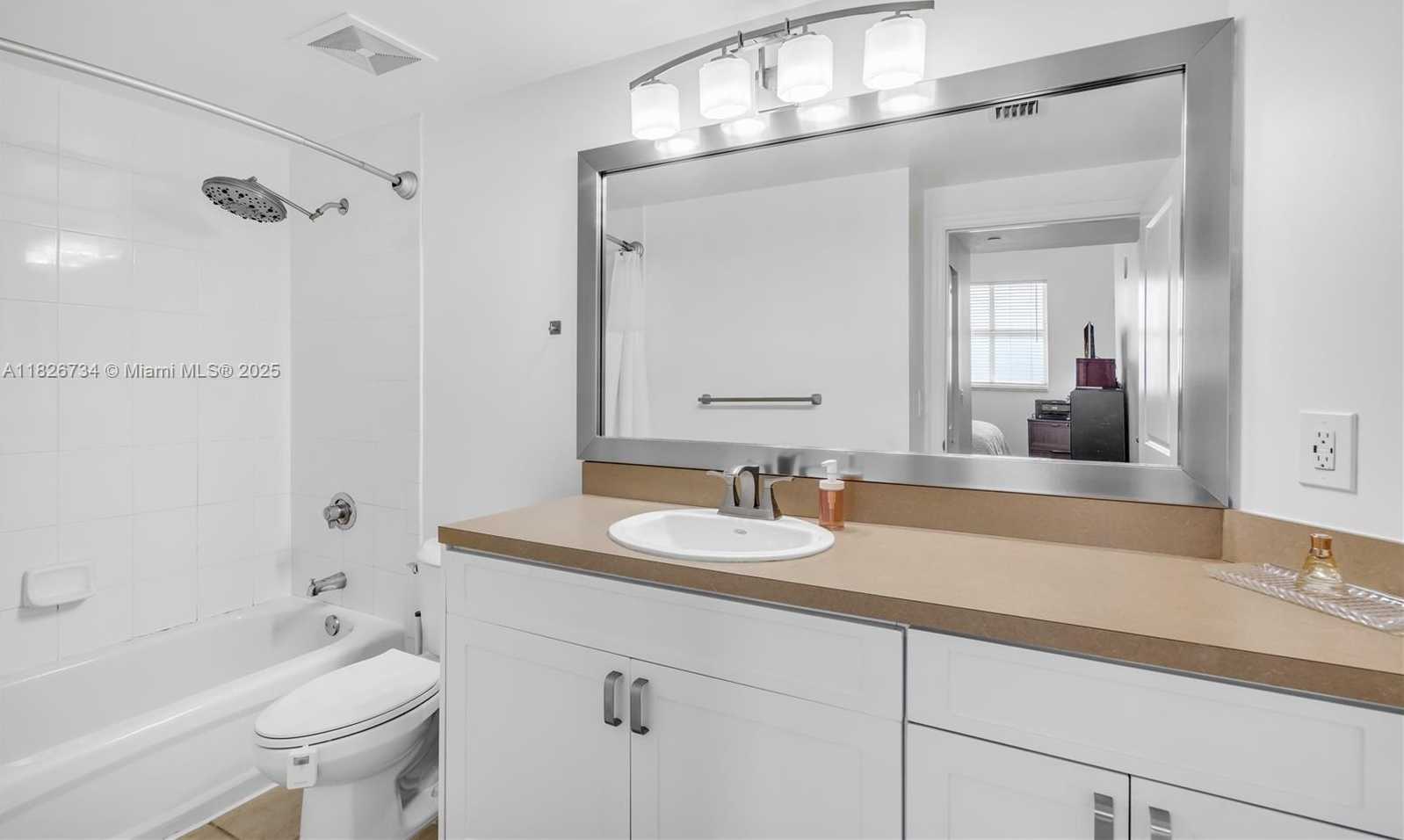 Small Image of 1250 SOUTH MIAMI AVE #2401, Miami Number 17