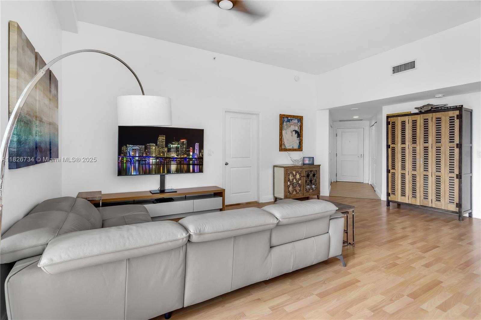 Small Image of 1250 SOUTH MIAMI AVE #2401, Miami Number 3