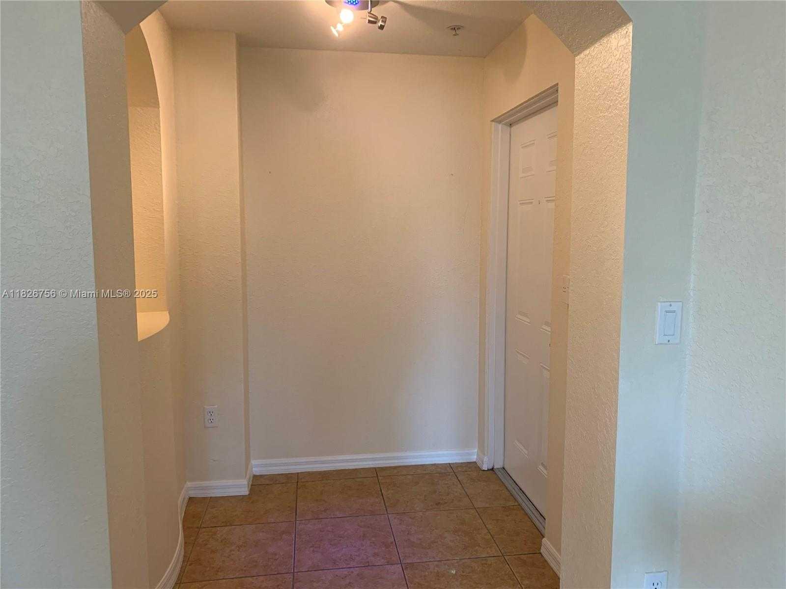 Small Image of 10800 NORTH WEST 88TH TER #109, Doral Number 14
